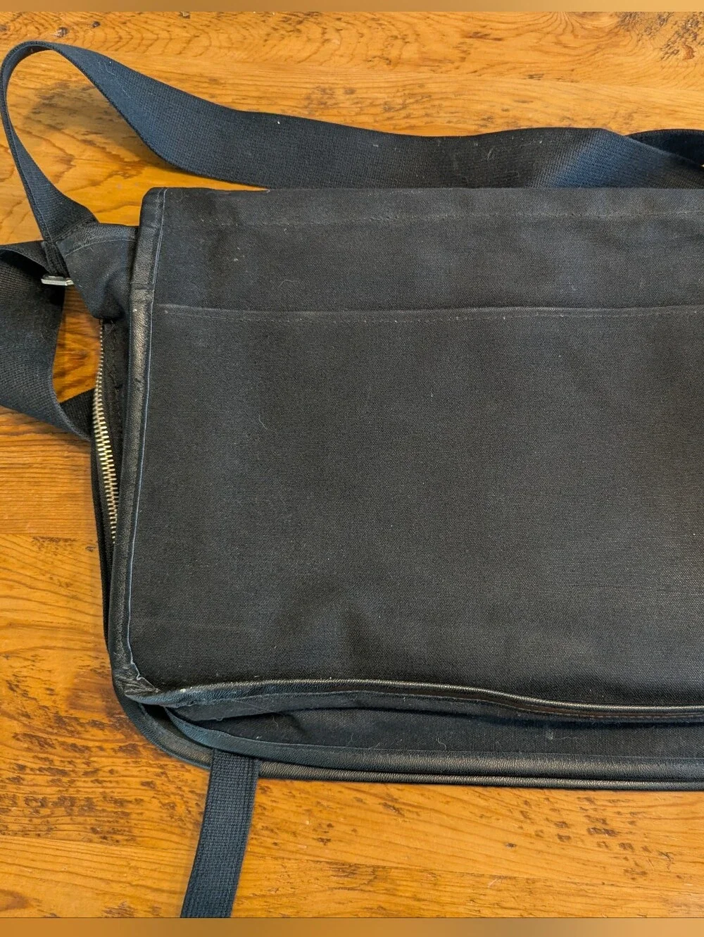 Danish Globetrot Messenger Bag
